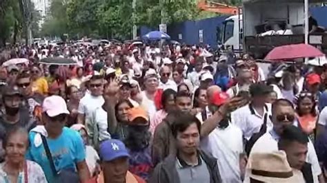 1,000 flock to BSP to claim trillions of pesos from 'gold hoard'.